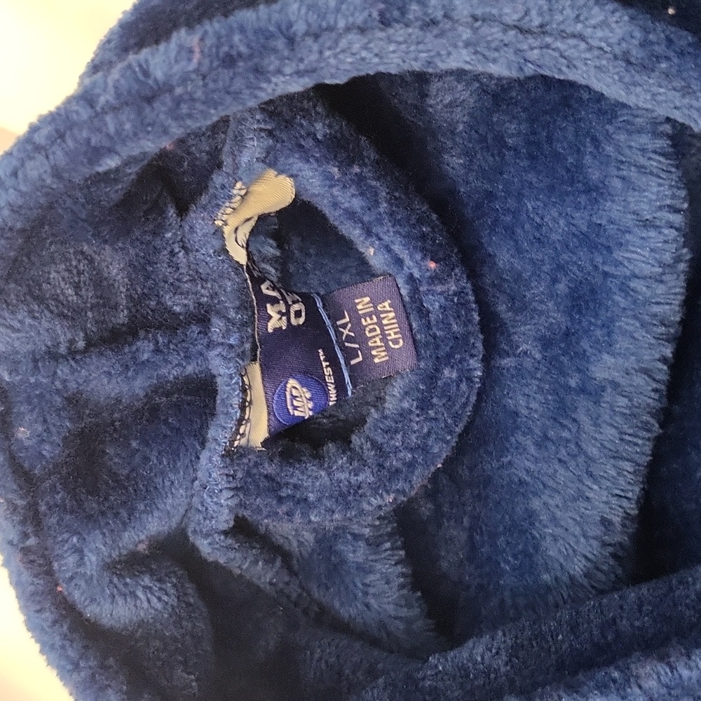 Mens Plush Robe - Picture 5 of 5